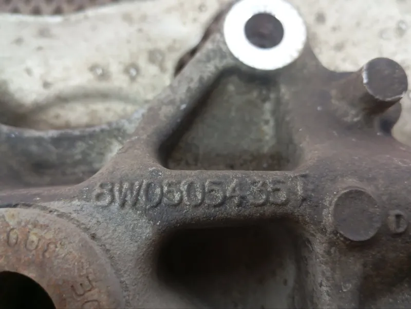 Кулак поворотный