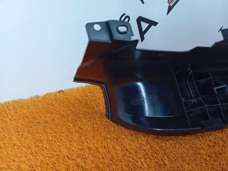 Накладка замка багажника