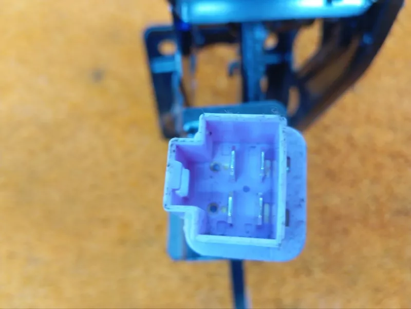 Педаль тормоза