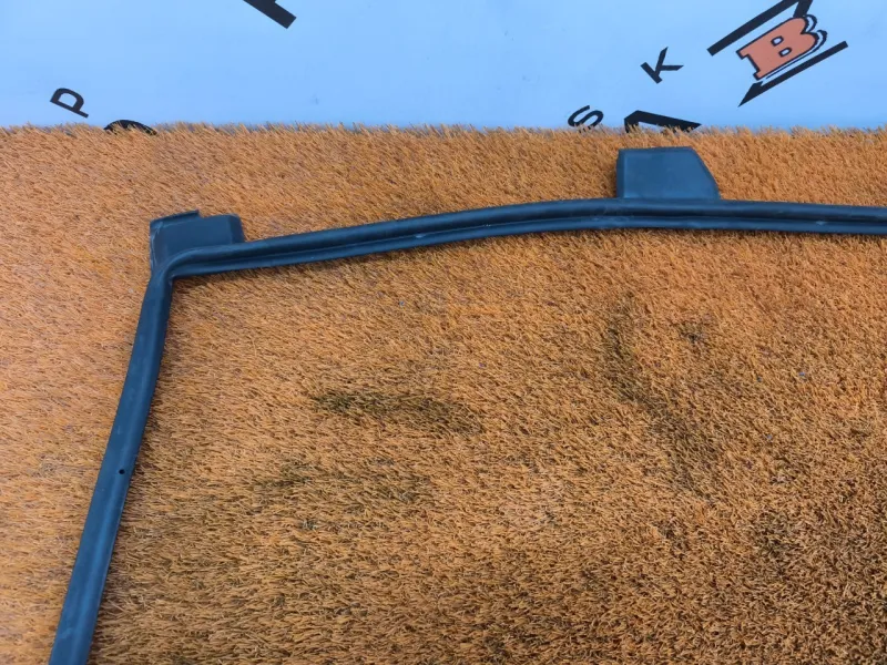 Уплотнитель двери