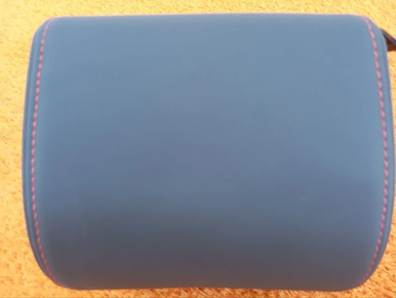 Подголовник сиденья