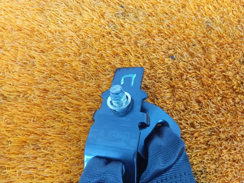 Ответная часть ремня безопасности