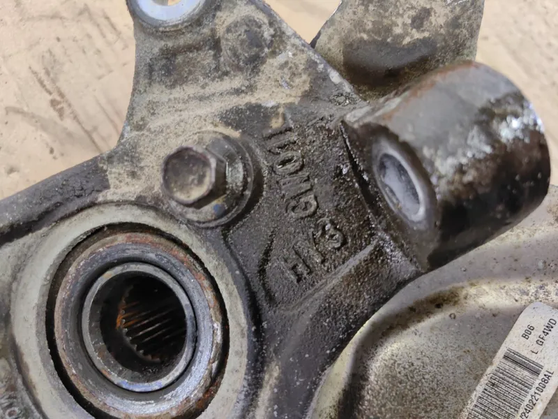 Кулак поворотный