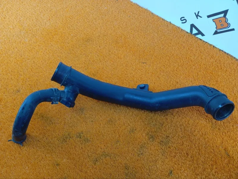 Патрубок интеркулера