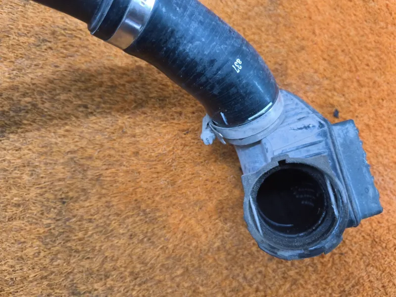 Патрубок интеркулера