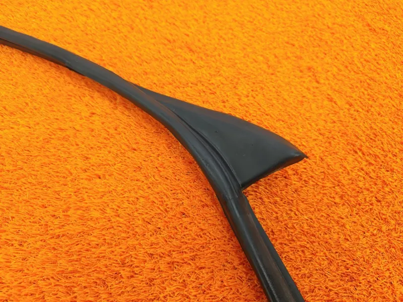 Уплотнитель двери