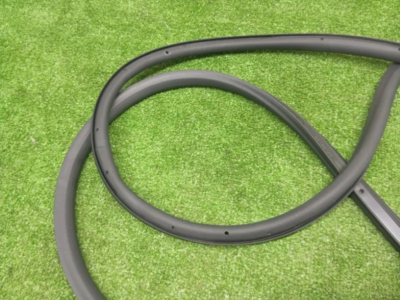 Уплотнитель двери