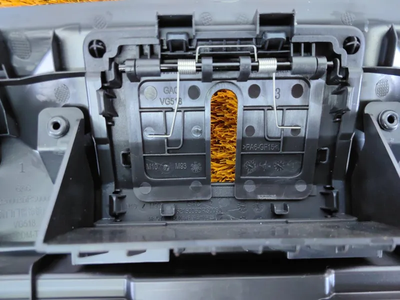 Накладка замка багажника