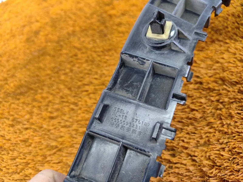 Кронштейн бампера