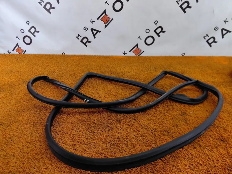 Уплотнитель двери