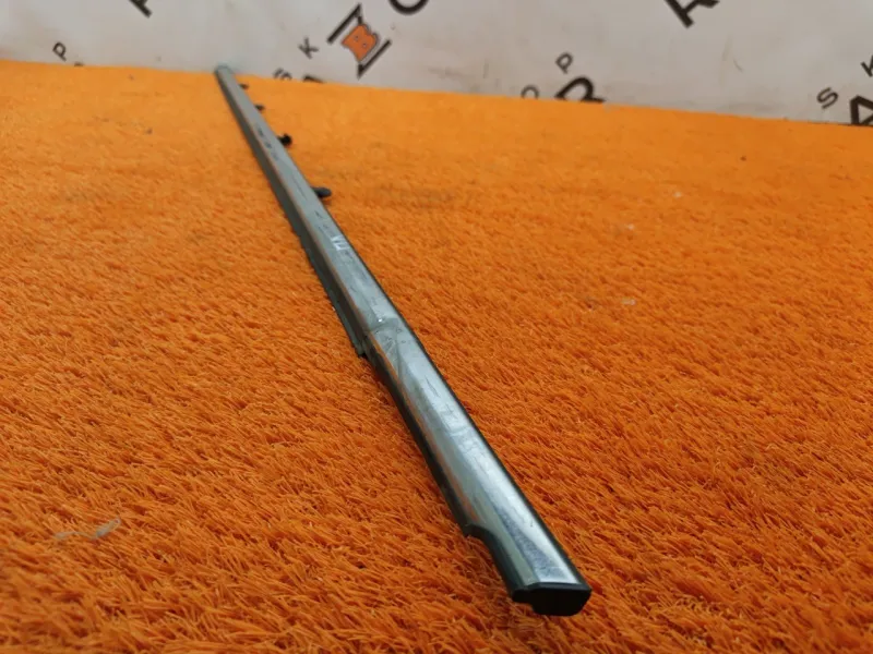 Молдинг стекла