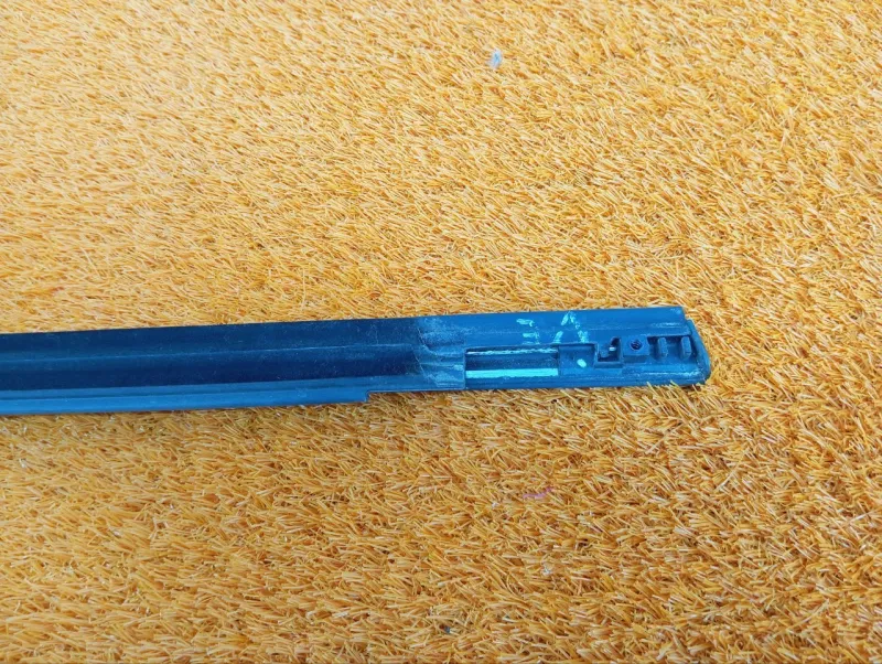 Молдинг стекла