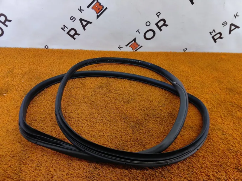 Уплотнитель проема двери