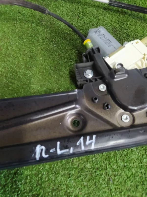 Стеклоподъемник BMW 5-Series 2011 51337182131 F10, передний левый