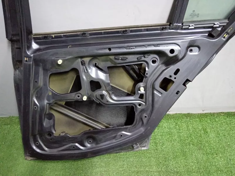 Дверь BMW 3-Series 2005 41007203648 E90, задняя правая