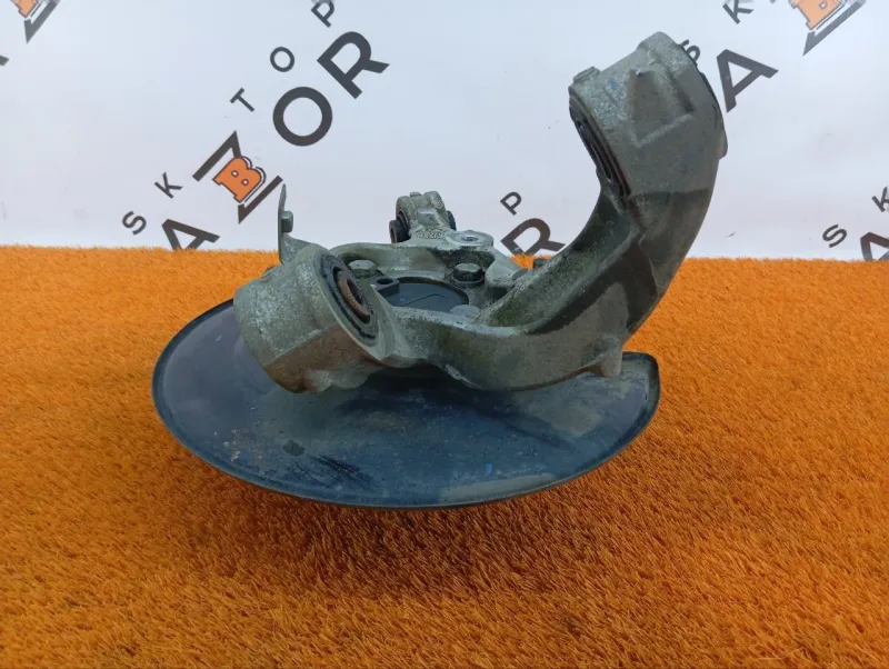 Кулак поворотный