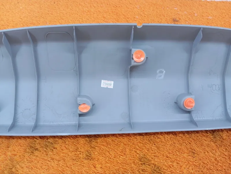 Обшивка двери багажника