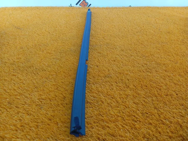 Уплотнитель стекла двери