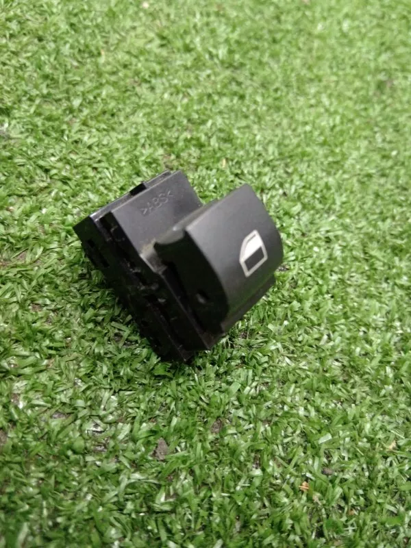 Кнопка стеклоподъемника