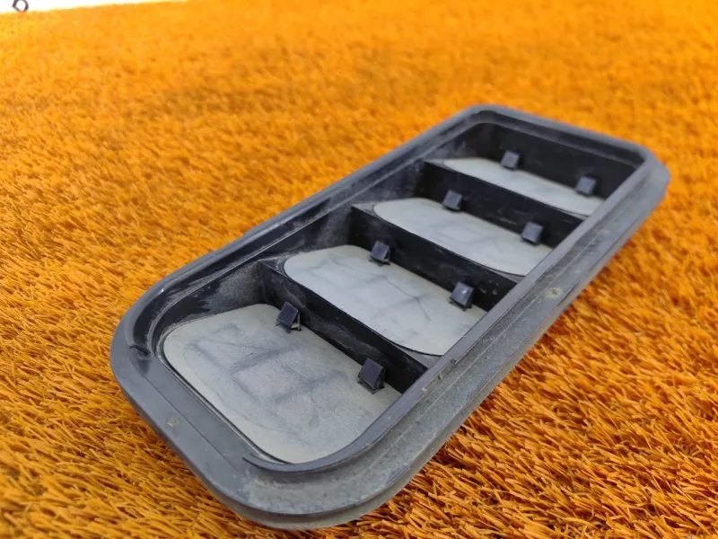 Решетка вентиляционная