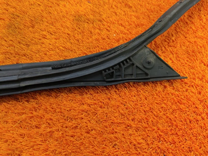 Уплотнитель двери