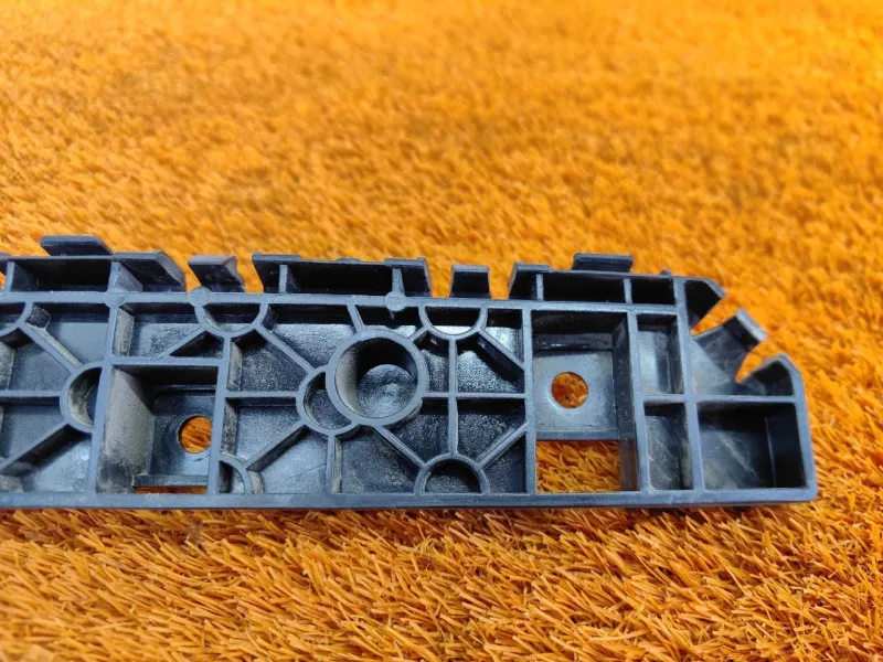 Крепление бампера