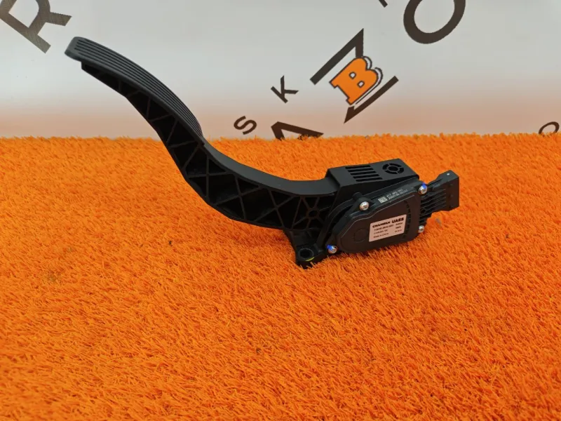 Педаль газа