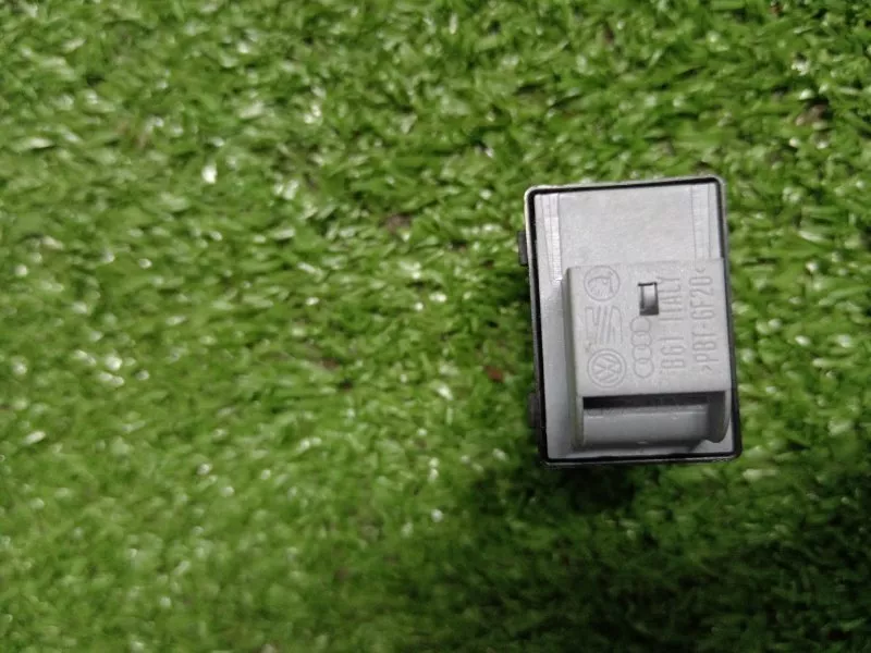 Кнопка стеклоподъемника