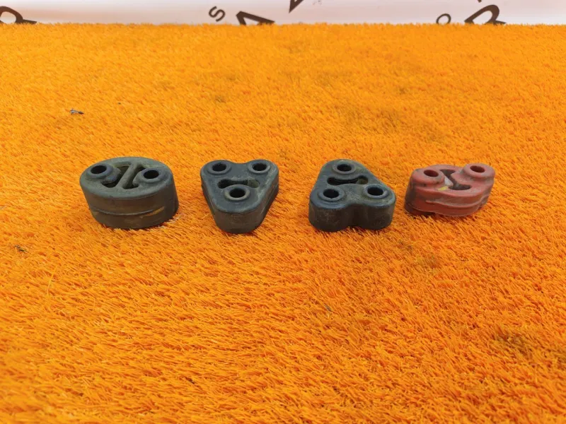 Крепление глушителя