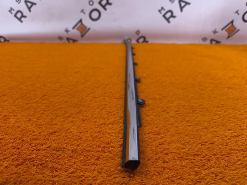 Молдинг стекла