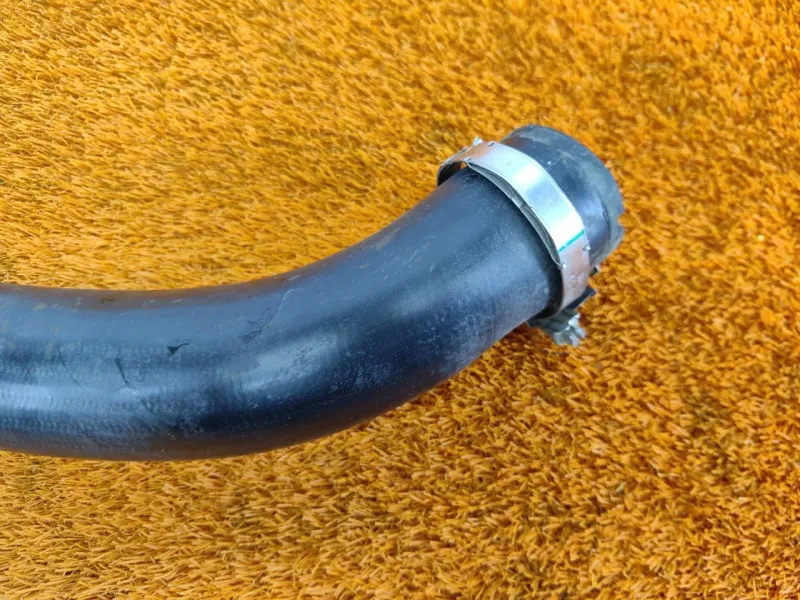 Патрубок интеркулера