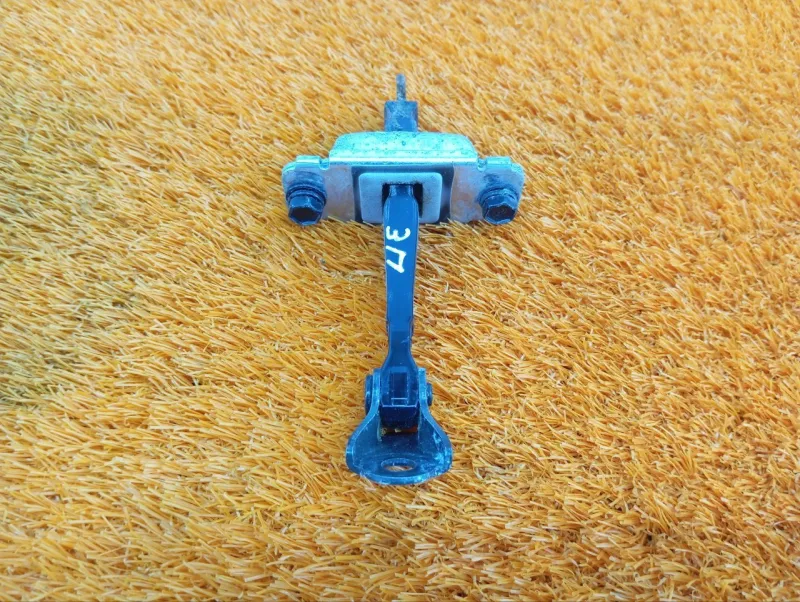 Ограничитель двери