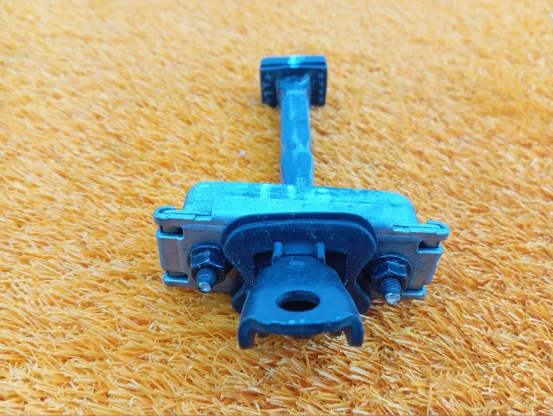 Ограничитель двери