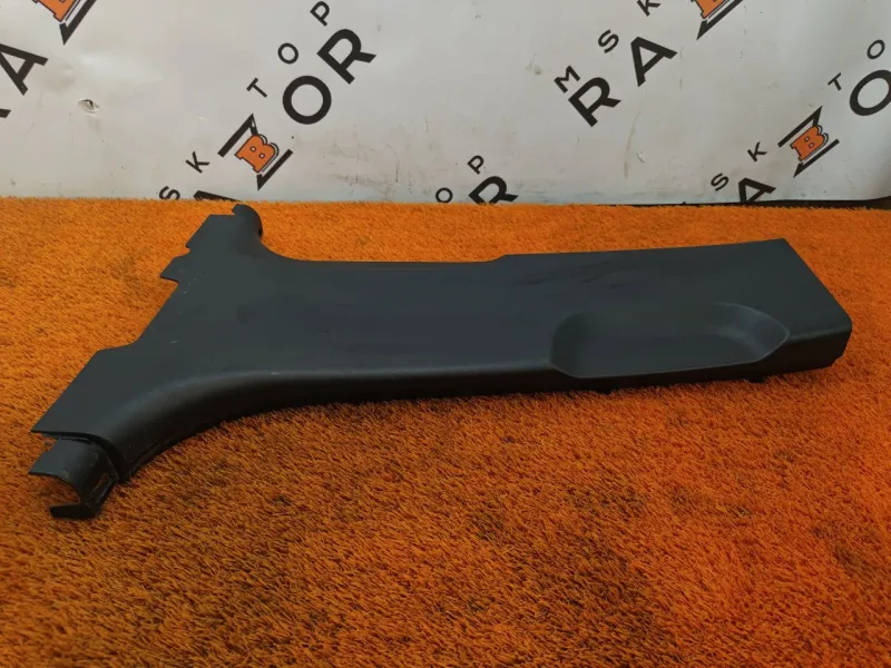 Обшивка центральной стойки