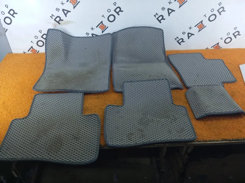 Коврик салона