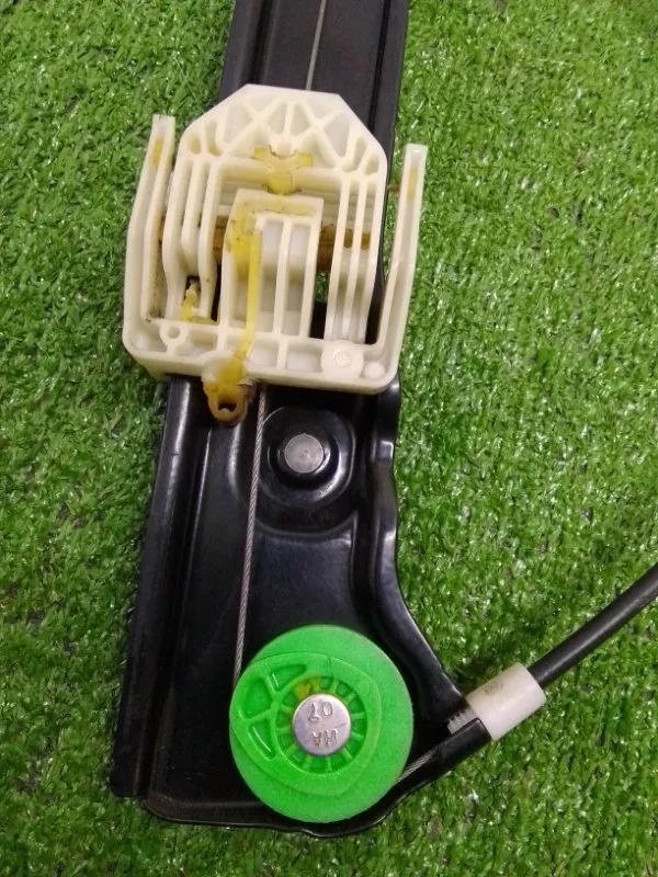 Стеклоподъемник BMW 3-Series 2005 51337140588 E90, передний правый