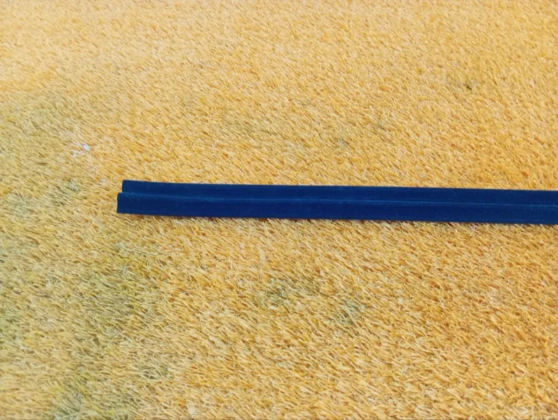 Уплотнитель стекла двери