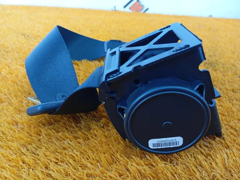 Ремень безопасности