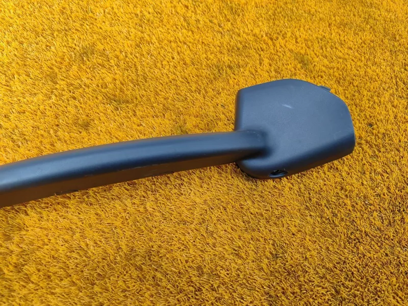 Накладка петли крышки багажника