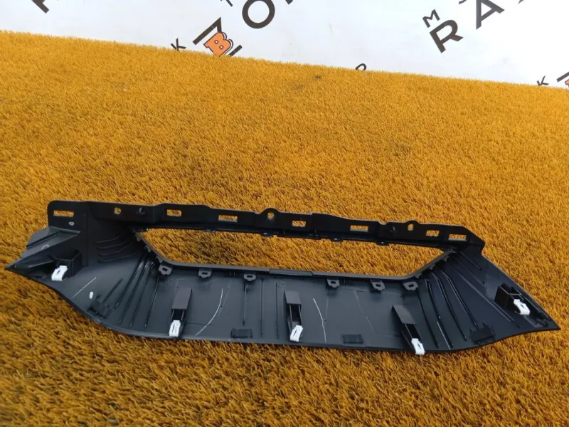 Декоративная накладка торпедо под дефлектор