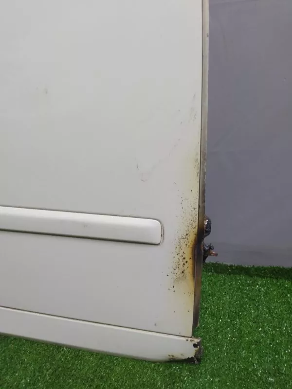 Дверь Audi A4 2005 8E0831052J B7, передняя правая