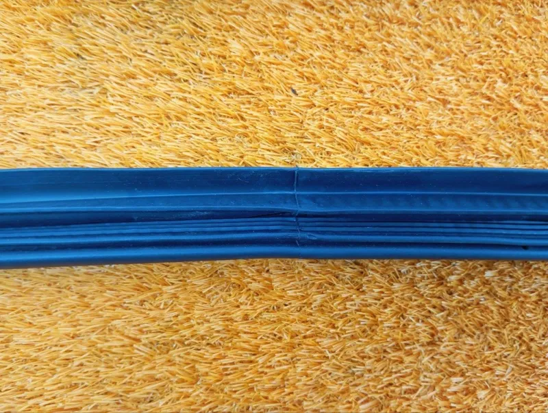 Уплотнитель проема двери