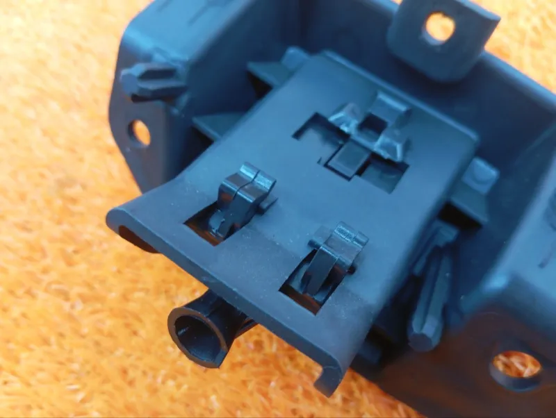 Ручка открывания капота