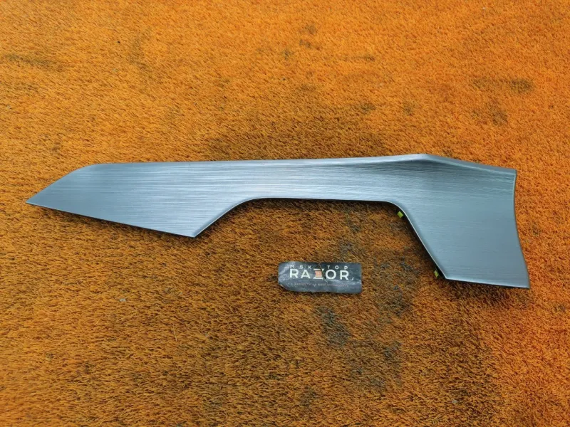 Накладка обшивки двери