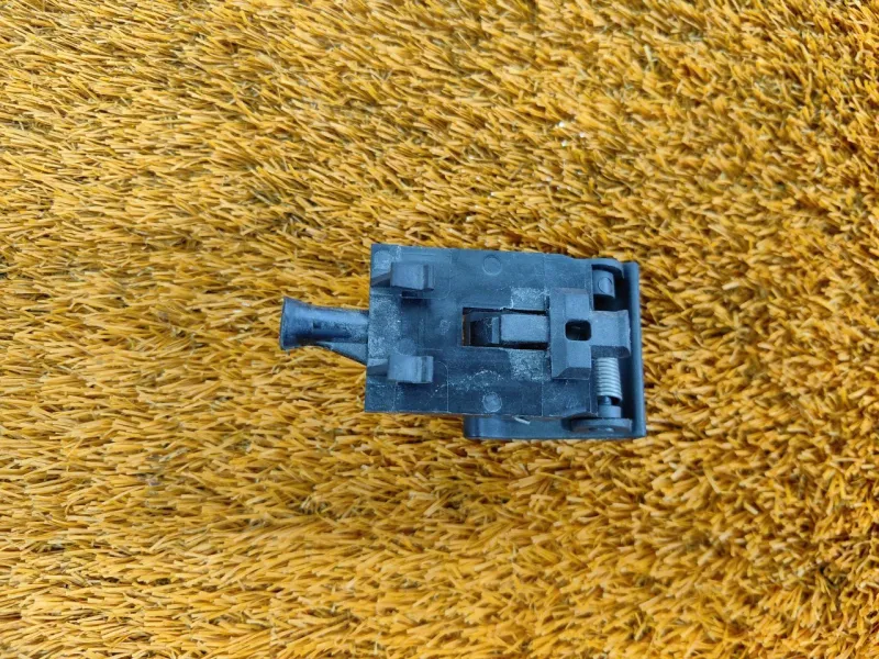 Ручка открывания капота