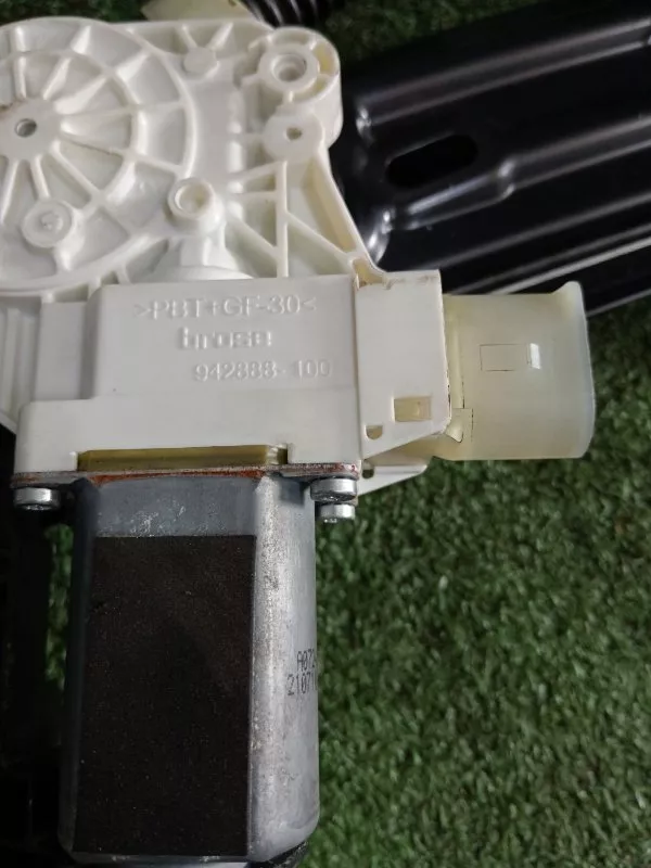 Стеклоподъемник BMW 5-Series 2011 51357182613 F10, задний левый