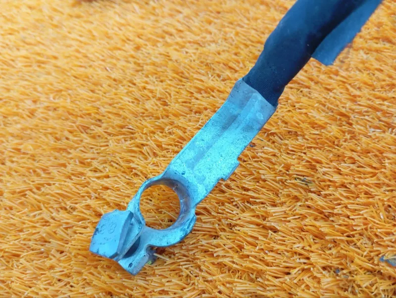 Клемма аккумулятора