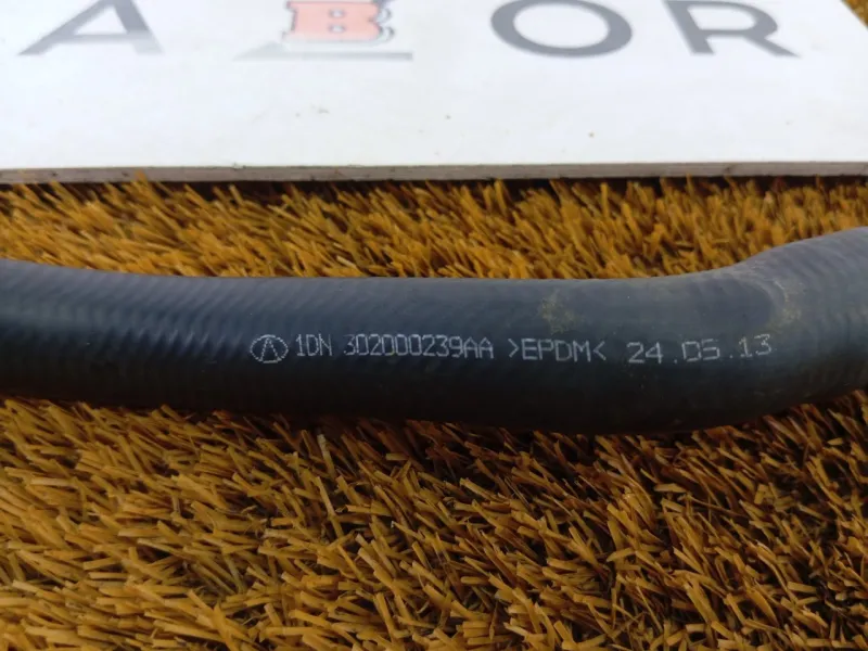 Патрубок радиатора