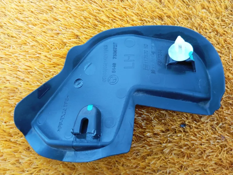 Накладка крышки багажника