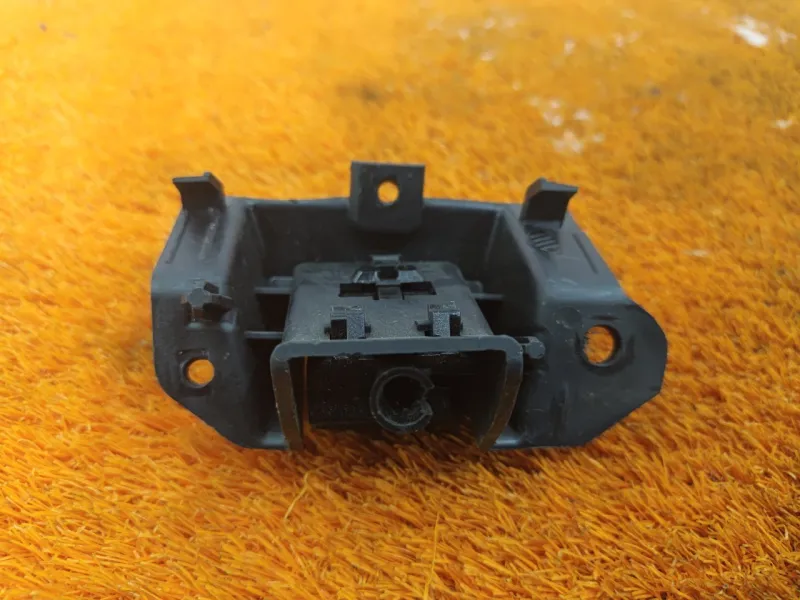 Ручка открывания капота